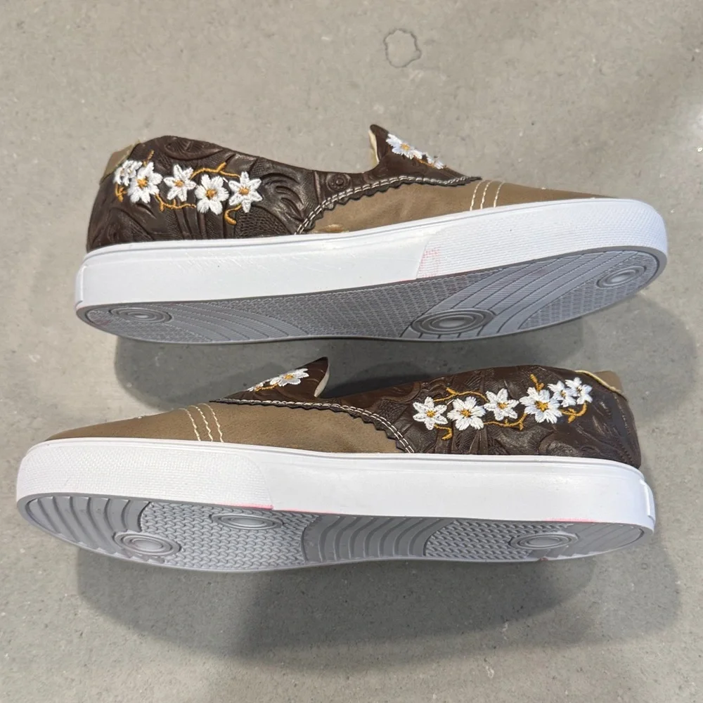 Brown Floral Embroidered Shoes Size 21